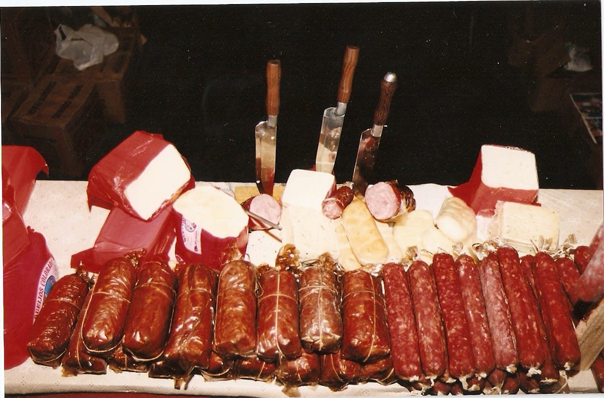 Mauricio-Stand-100-1